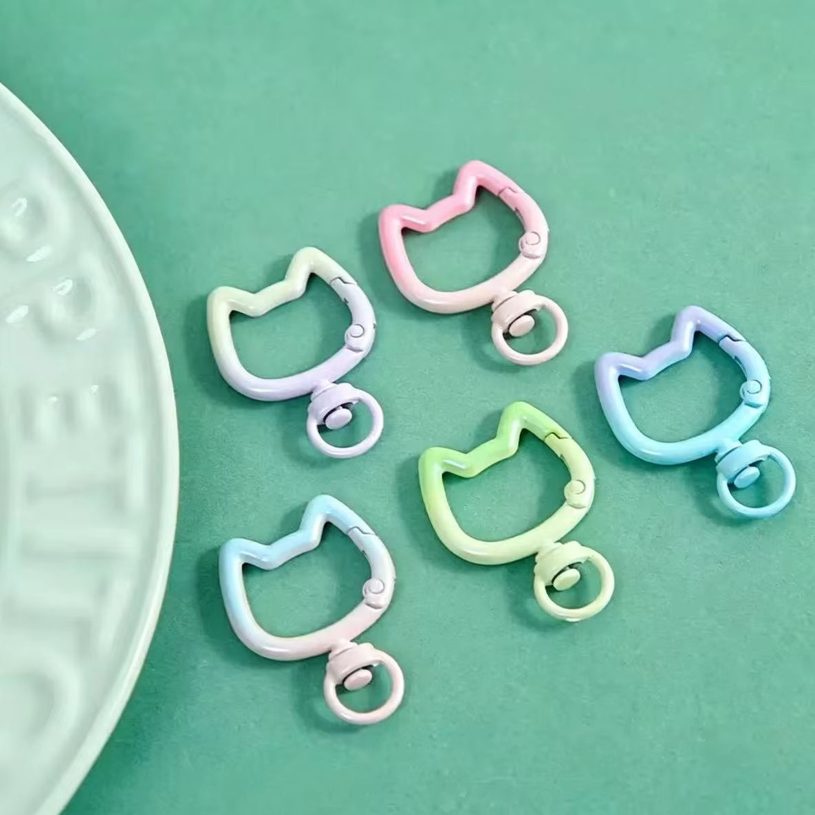 Jewelry Making Supplies - พวงกุญแจรูปแมวน่ารักแบบไล่สี 5-10 ชิ้น พร้อมตัวล็อคแบบเปิดได้ สำหรับงาน DIY