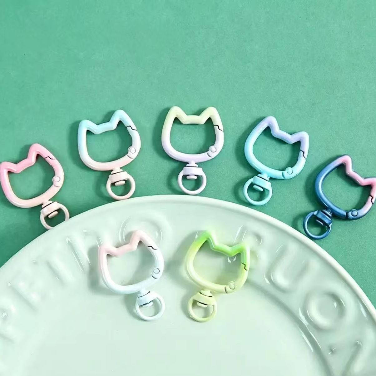 พวงกุญแจรูปแมวน่ารักแบบไล่สี 5 - Jewelry Making Supplies บทวิจารณ์และราคา